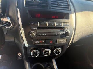 2013 Mitsubishi Outlander Image 17