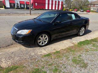 2011 Chrysler 200 Image 12