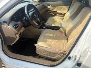 2009 Honda Accord Image 16