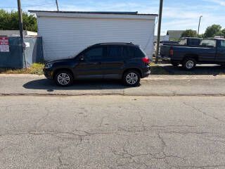 2017 Volkswagen Tiguan Image 2