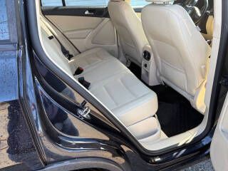 2017 Volkswagen Tiguan Image 25
