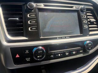 2016 Toyota Highlander Image 10