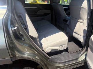2016 Toyota Highlander Image 17