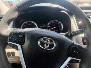 2016 Toyota Highlander Image 19