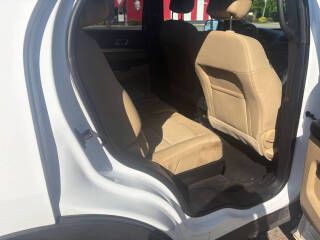 2016 Ford Explorer Image 21