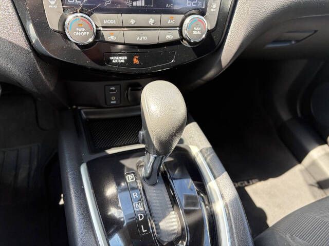2016 Nissan Rogue Image 11