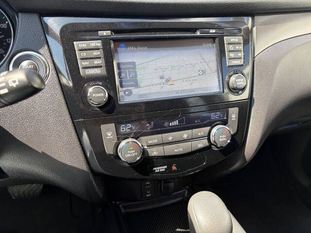 2016 Nissan Rogue Image 12