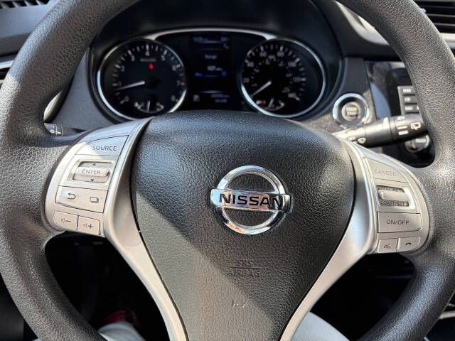 2016 Nissan Rogue Image 16