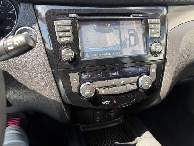2016 Nissan Rogue Image 18
