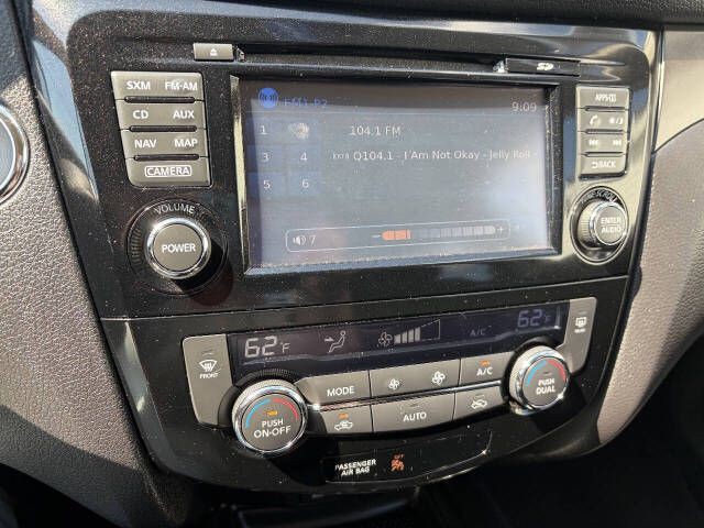 2016 Nissan Rogue Image 23
