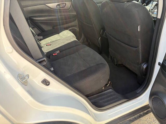 2016 Nissan Rogue Image 25