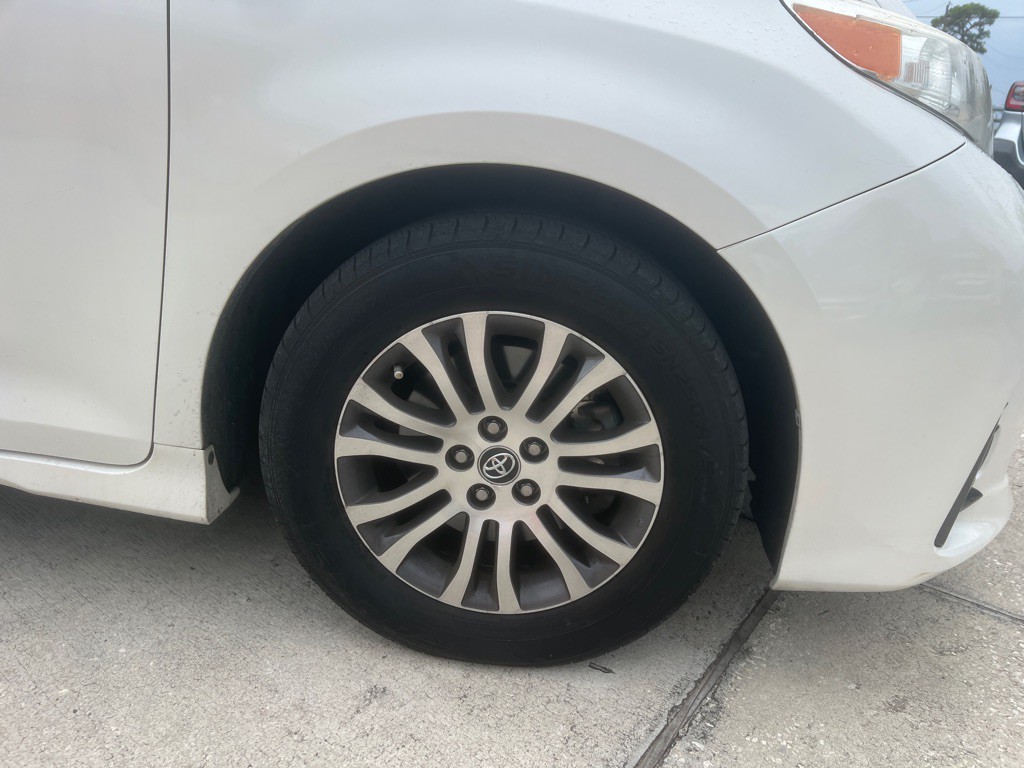 2019 Toyota Sienna Image 18