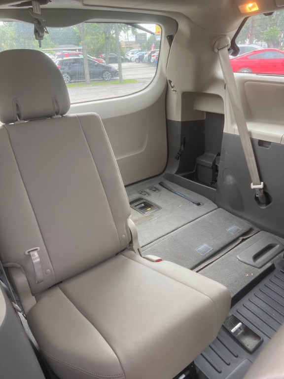 2019 Toyota Sienna Image 24
