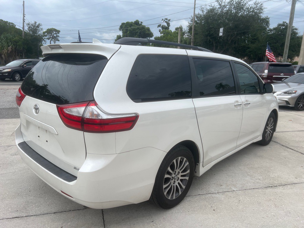 2019 Toyota Sienna Image 29