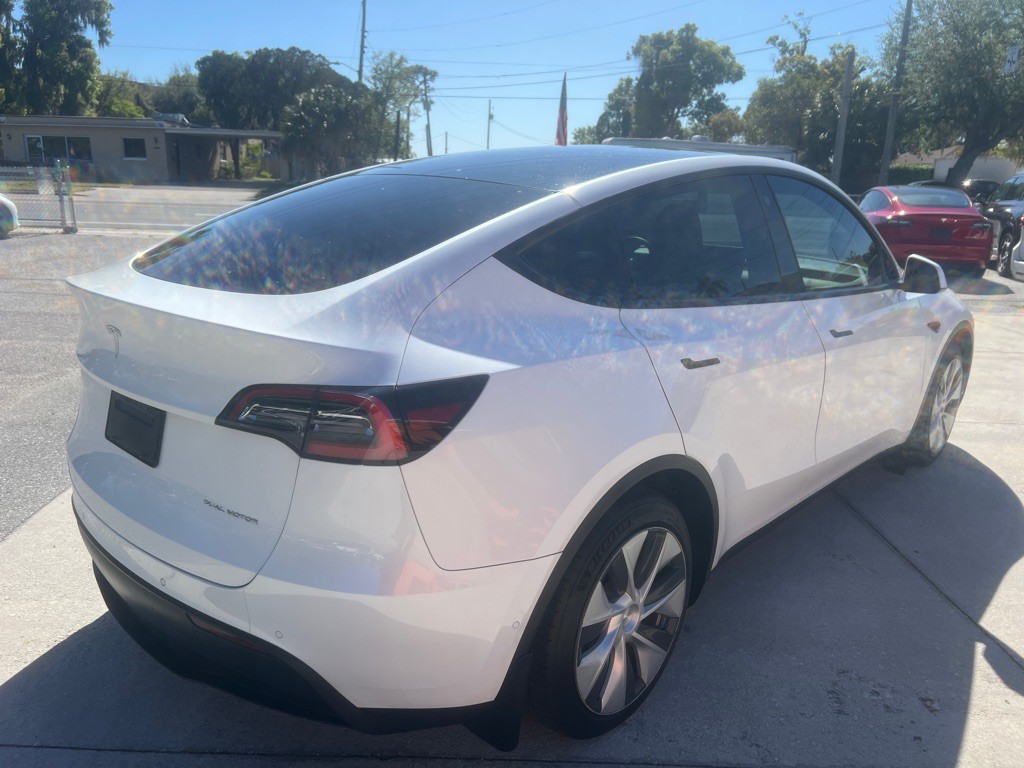 2021 Tesla Model Y Image 15