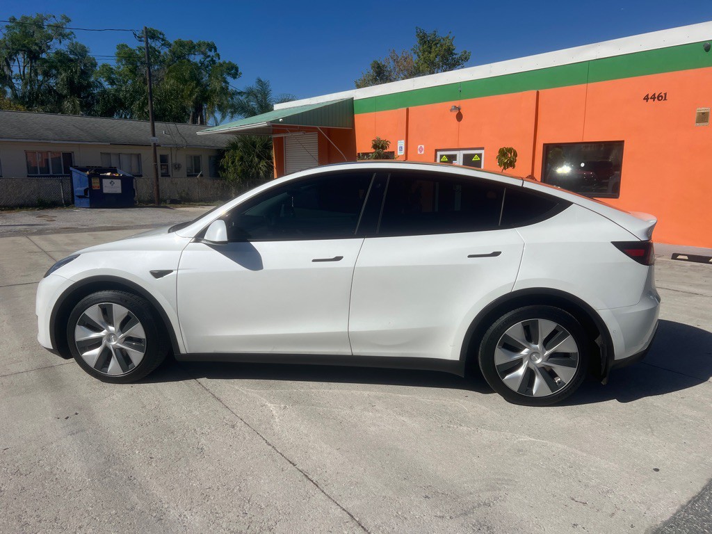 2021 Tesla Model Y Image 21