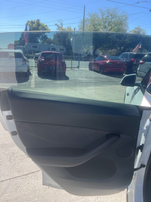 2021 Tesla Model Y Image 22