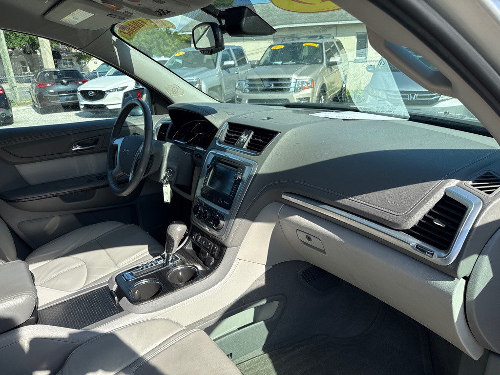 2017 GMC Acadia Image 8