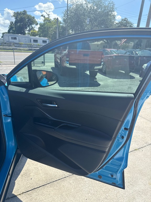 2019 Toyota C-HR Image 6