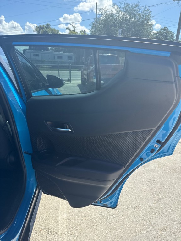 2019 Toyota C-HR Image 9