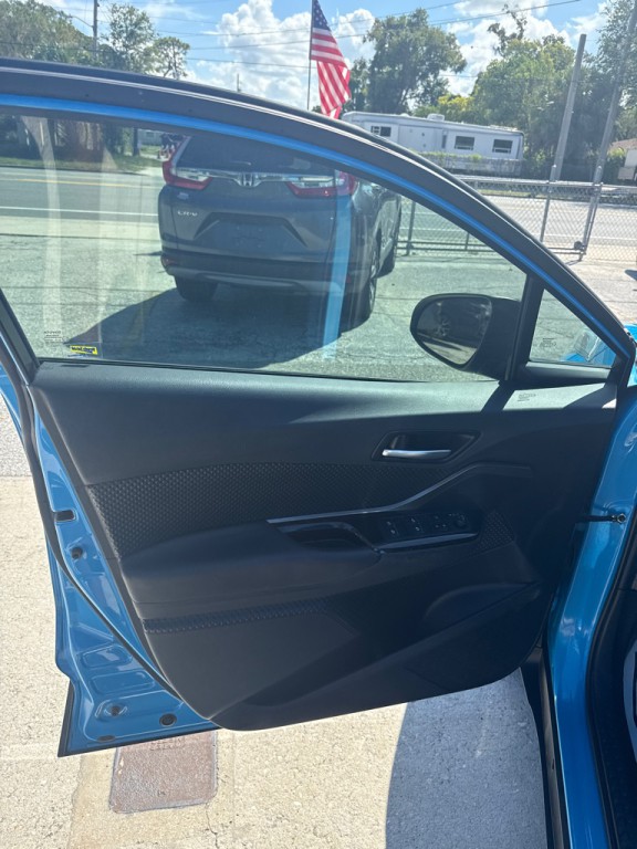 2019 Toyota C-HR Image 23