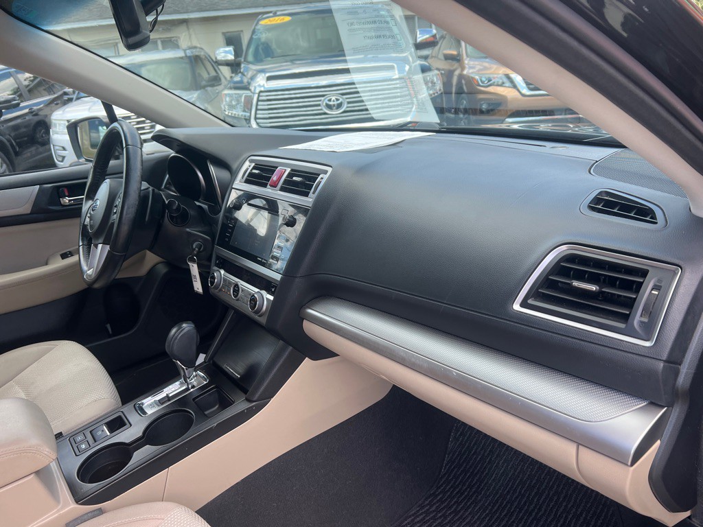 2016 Subaru Outback Image 8