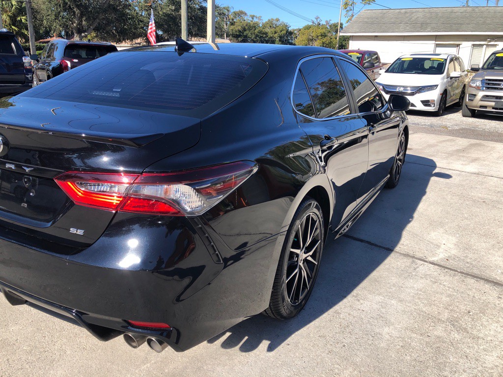 2021 Toyota Camry Image 17