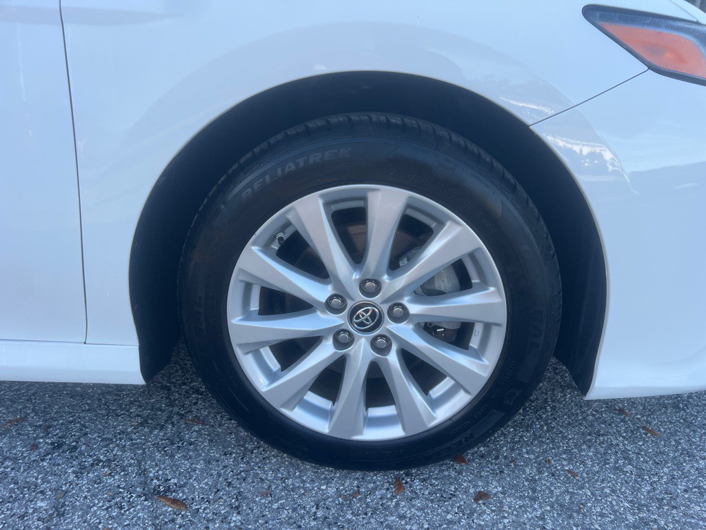 2019 Toyota Camry Image 4