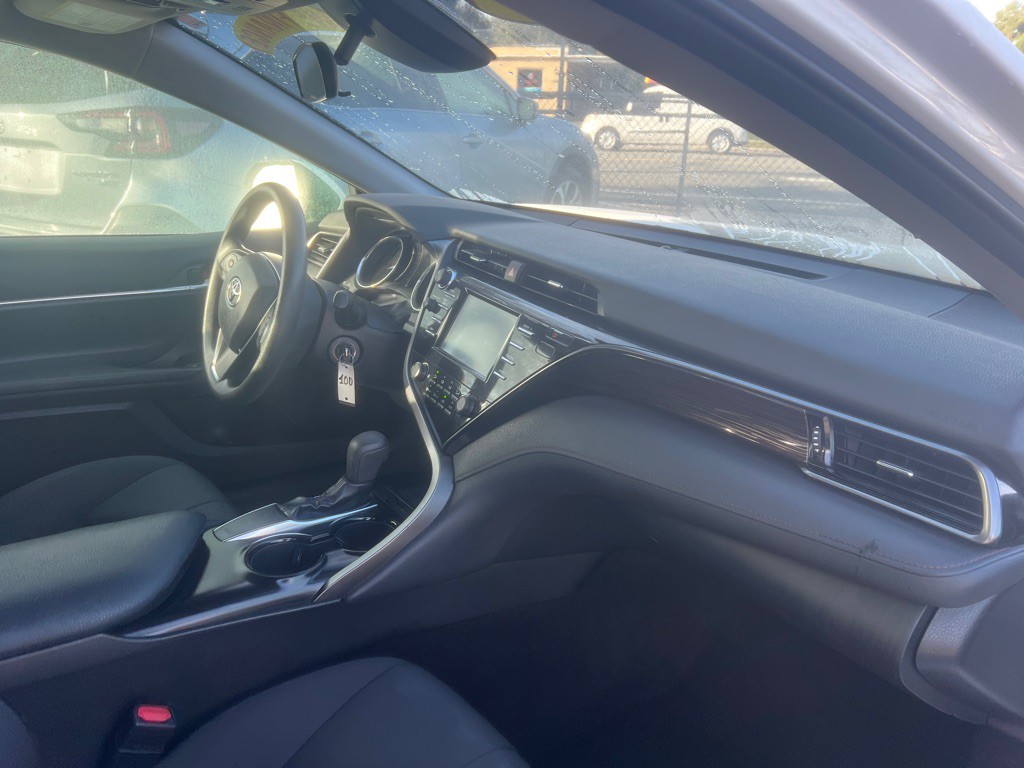 2019 Toyota Camry Image 8