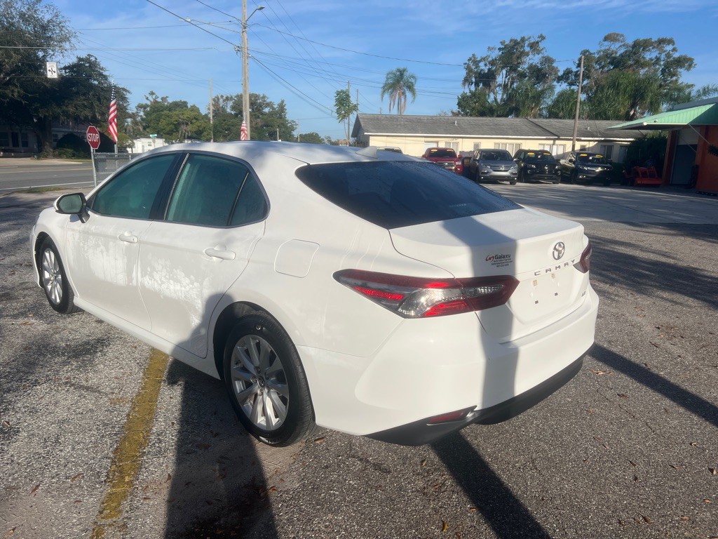 2019 Toyota Camry Image 17