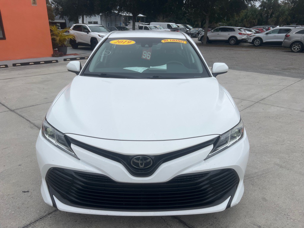 2019 Toyota Camry Image 27