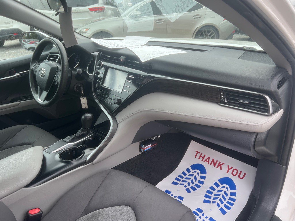 2019 Toyota Camry Image 33