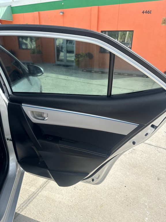 2015 Toyota Corolla Image 9