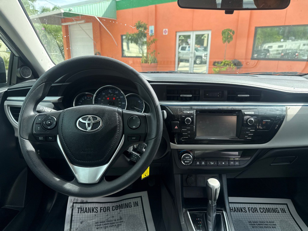 2015 Toyota Corolla Image 12