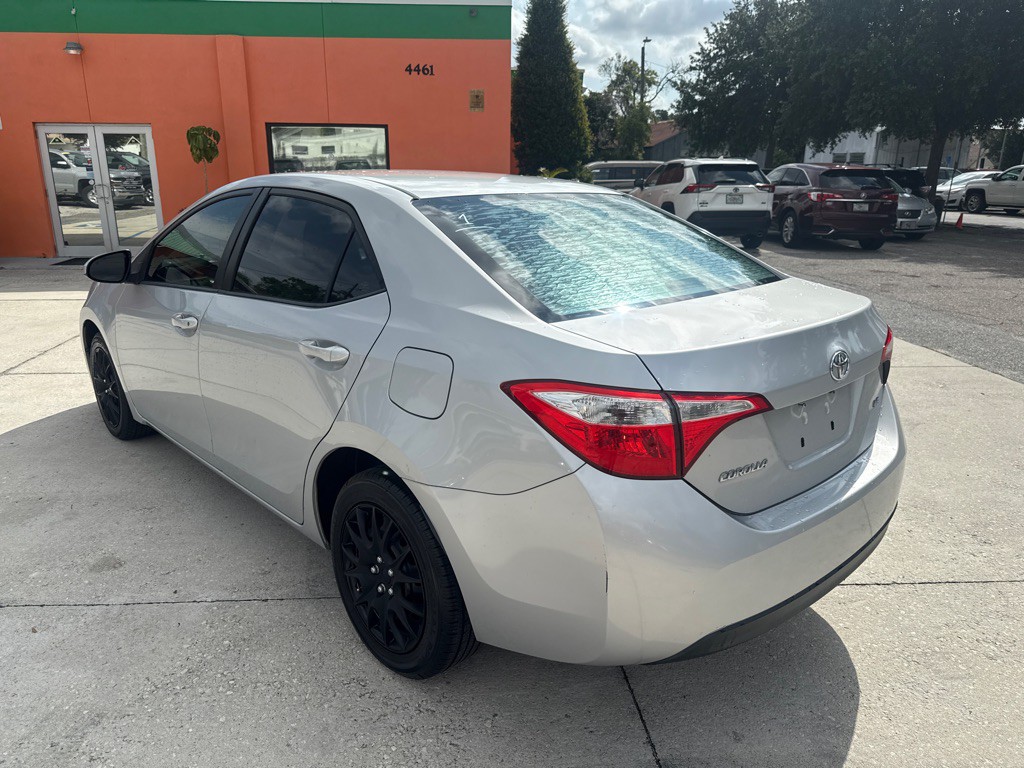 2015 Toyota Corolla Image 17