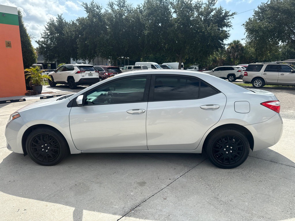 2015 Toyota Corolla Image 18
