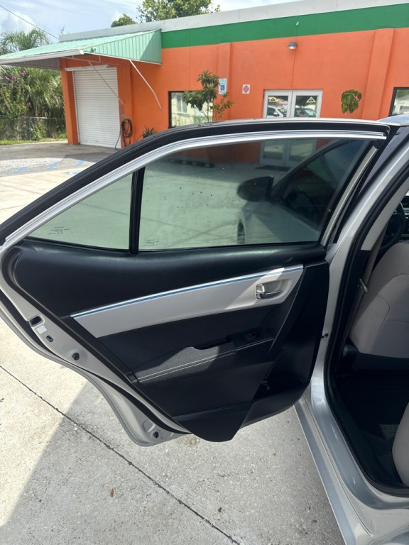 2015 Toyota Corolla Image 19