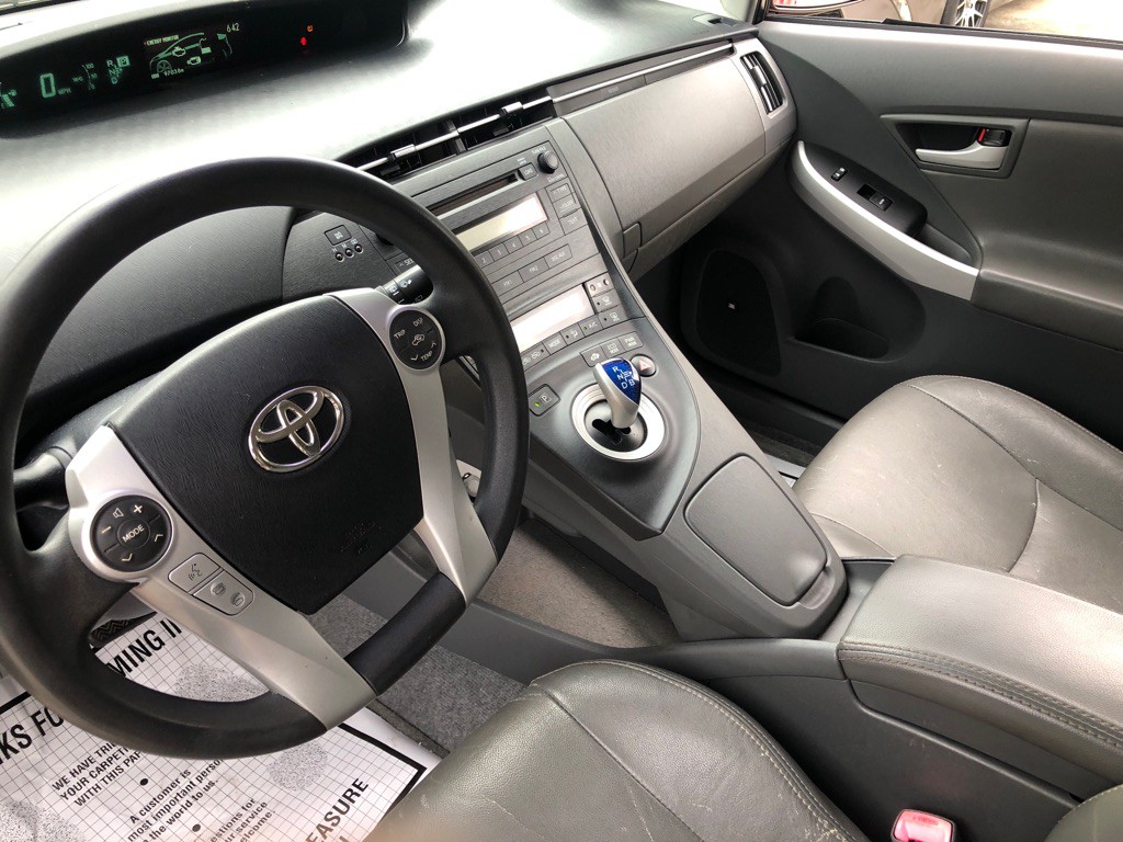 2010 Toyota Prius Image 11