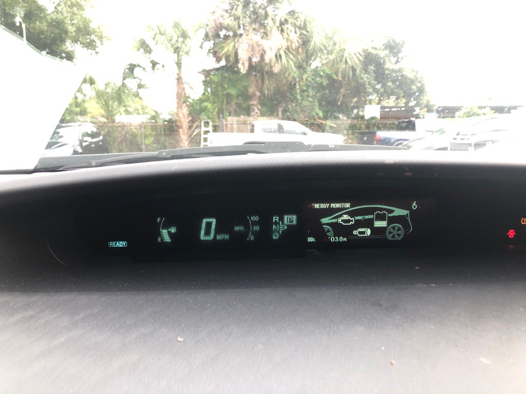 2010 Toyota Prius Image 12