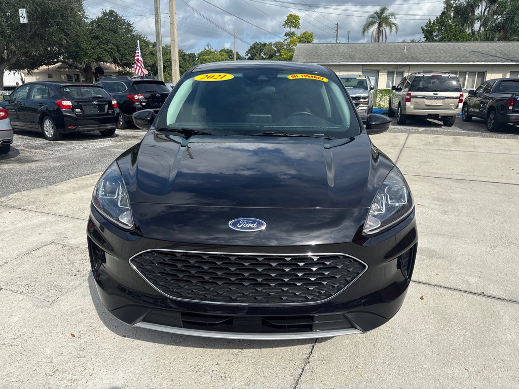 2021 Ford Escape Image 2