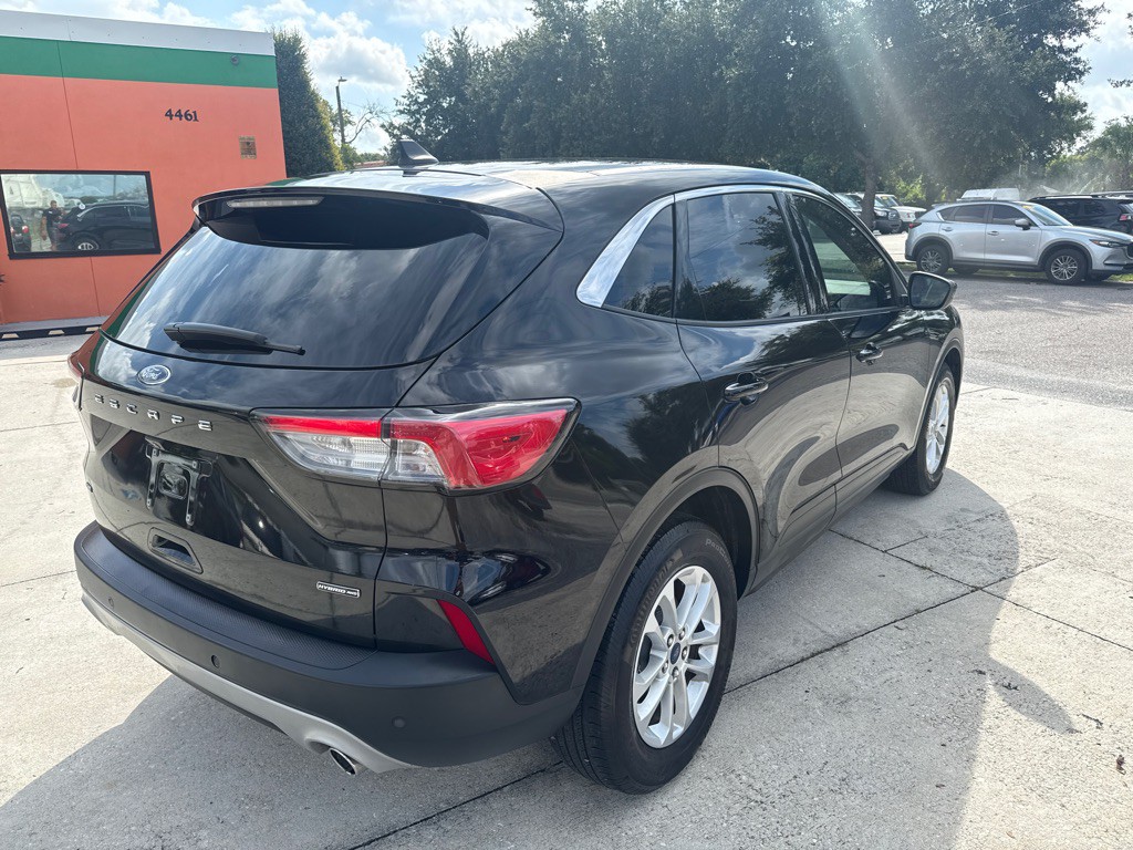 2021 Ford Escape Image 15