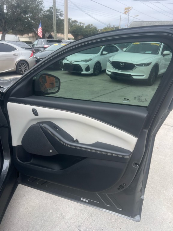 2021 Ford Mustang Image 6