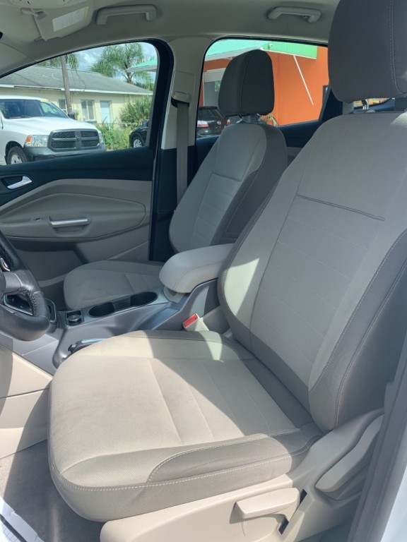 2015 Ford C-Max Image 18