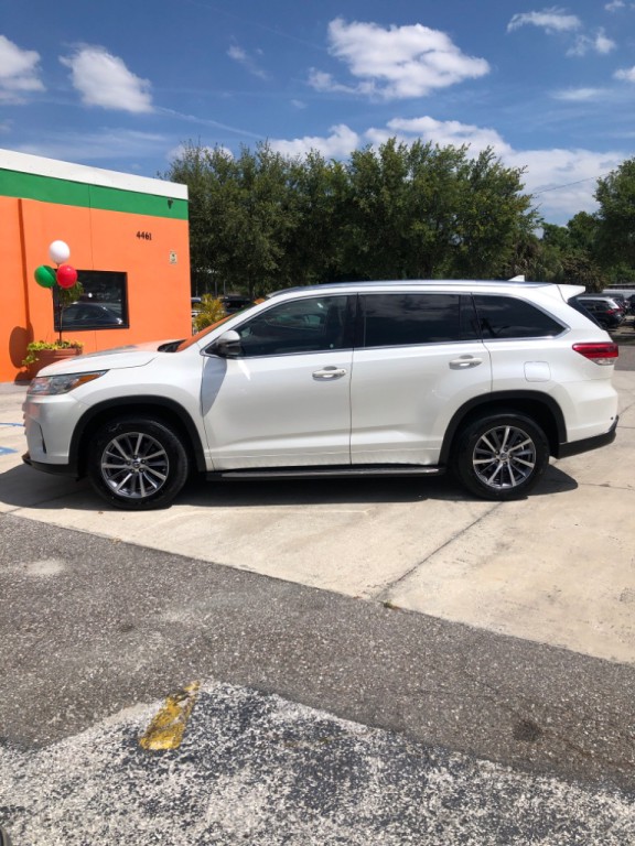2018 Toyota Highlander Image 2