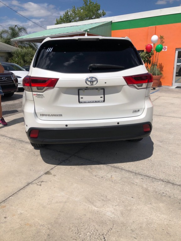 2018 Toyota Highlander Image 3