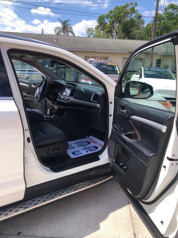 2018 Toyota Highlander Image 6