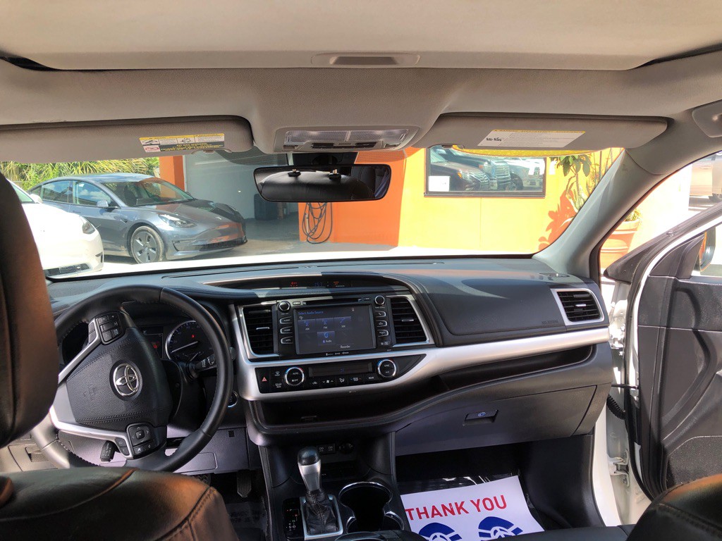 2018 Toyota Highlander Image 11