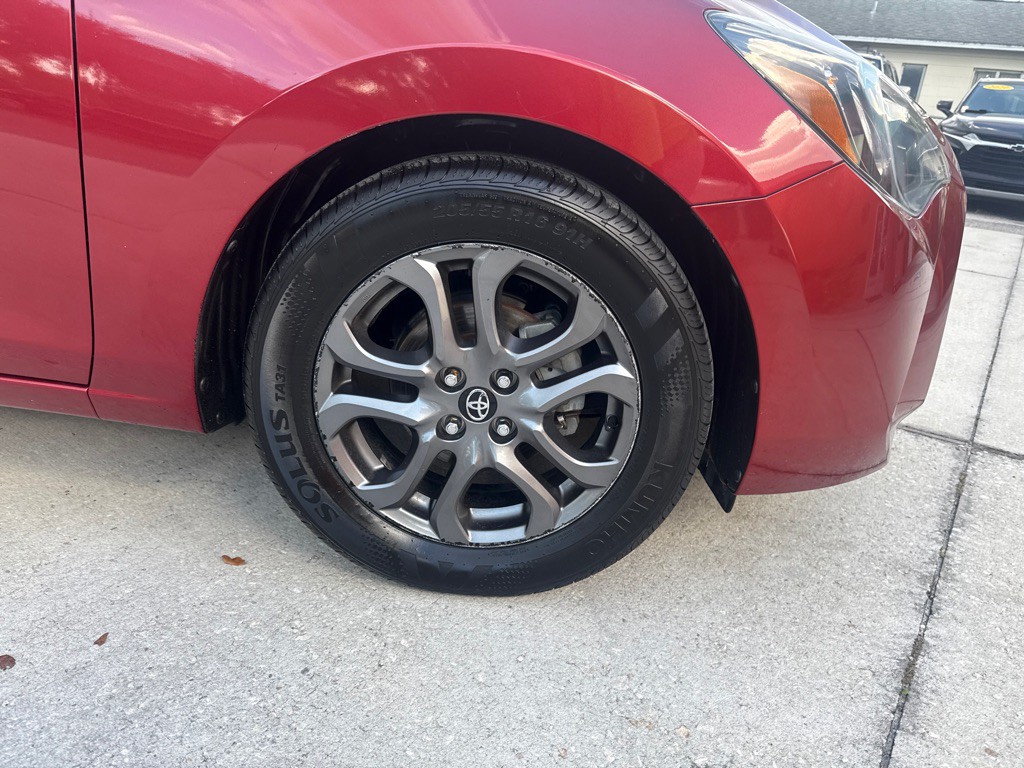2019 Toyota Yaris Image 4