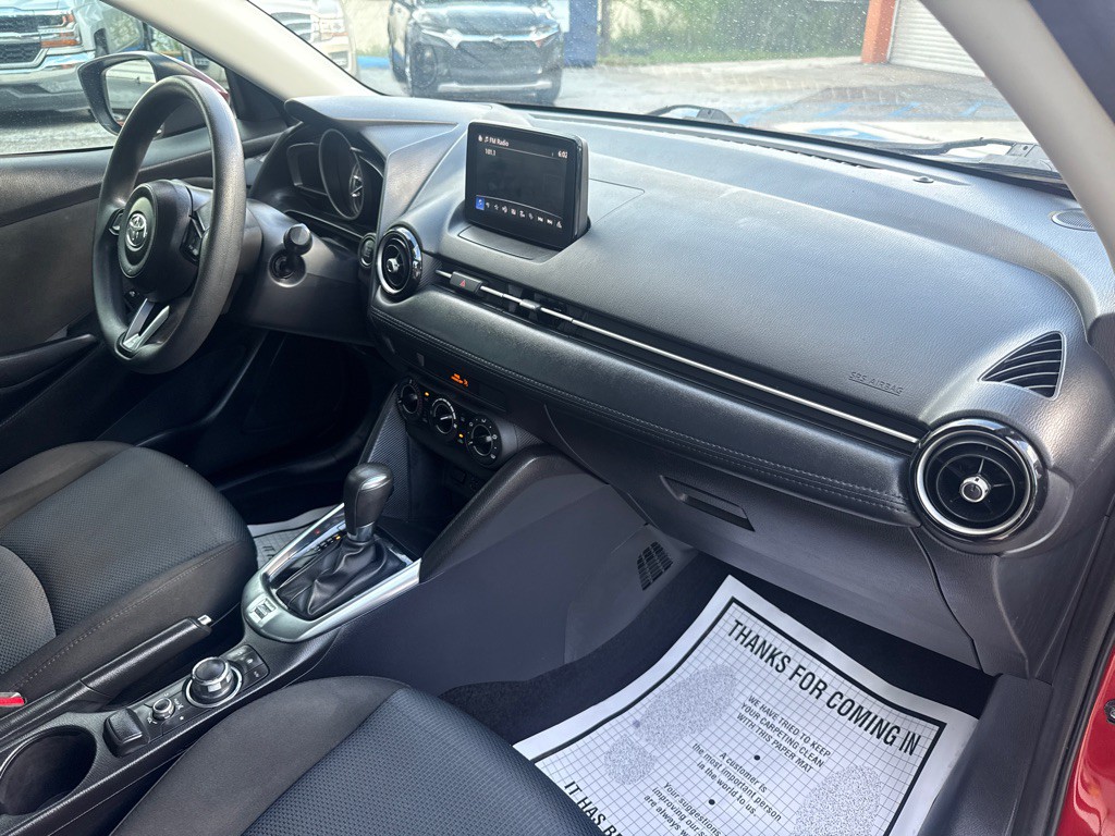 2019 Toyota Yaris Image 8