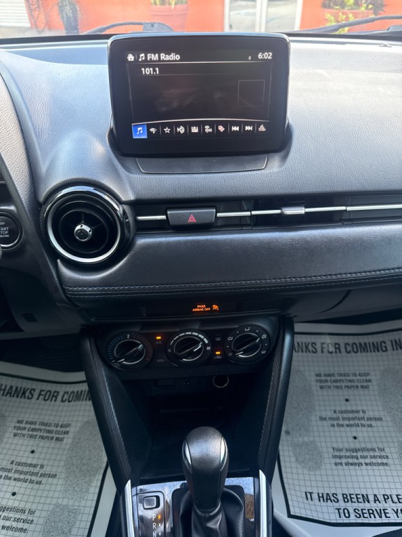 2019 Toyota Yaris Image 12